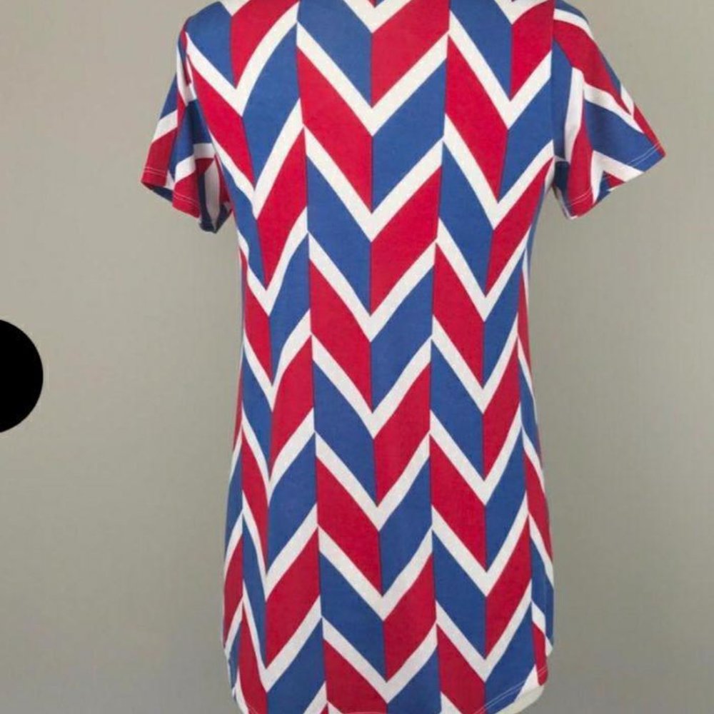 LuLaRoe "classic T" chevron pattern tee - Picture 6 of 7